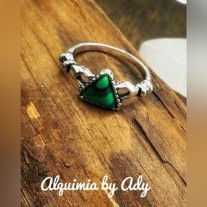 Triangle minimalist silver ring malachite